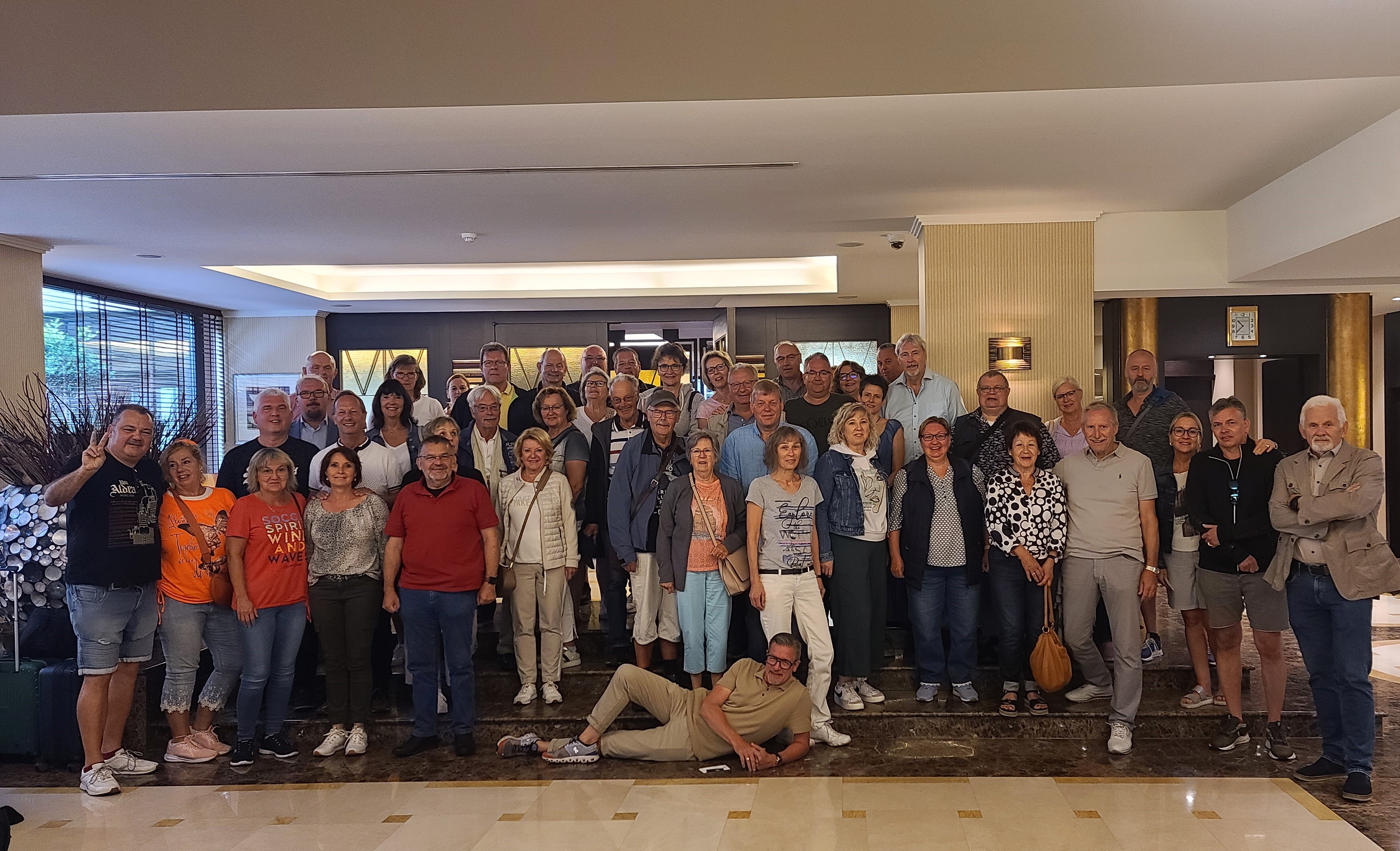 Gruppenbild im Hotel Hyllit in Antwerpen mit 50 Personen